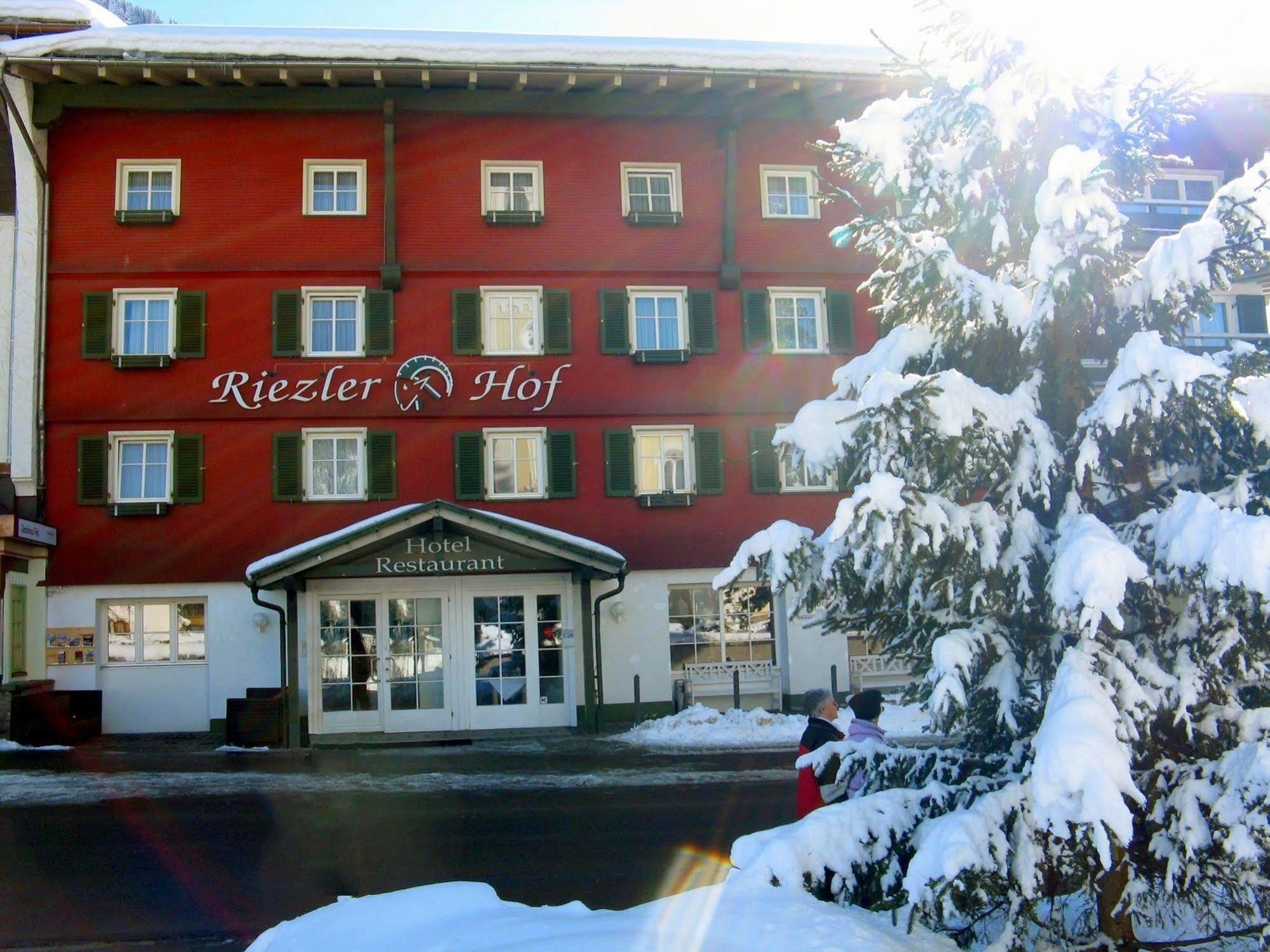 Hotel Riezler Hof Riezlern Buitenkant foto